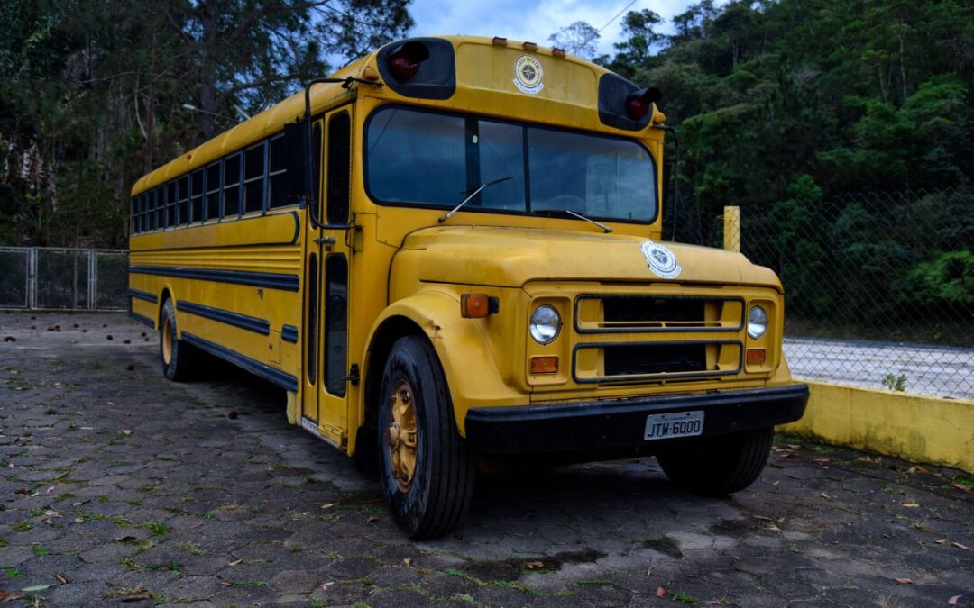 Rastreador veicular em veículos escolares